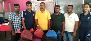 புத்தகப்பையில் கசிப்பு கடத்தி வந்தவர் யாழில் கைது!